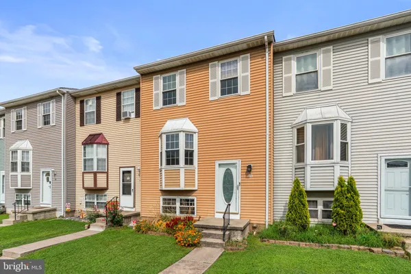 19 JOGGINS CT