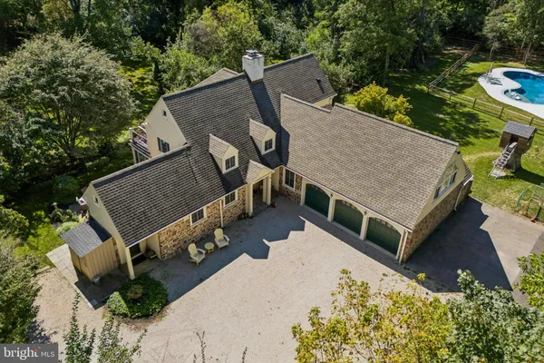 117 E MILL RD