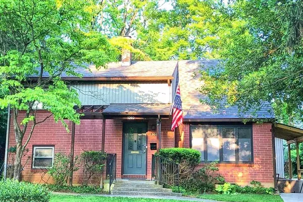 1303 SADDLEBACK RD