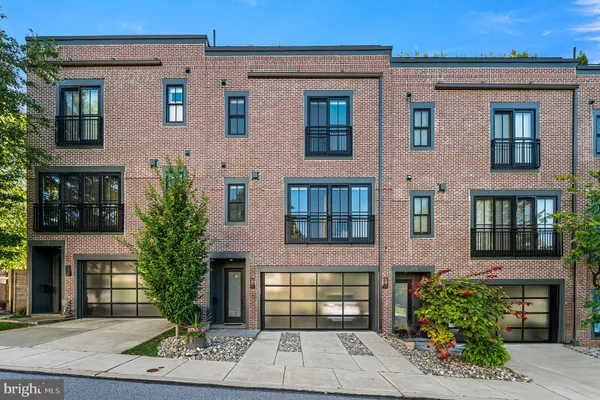 203 WILLOW AVE