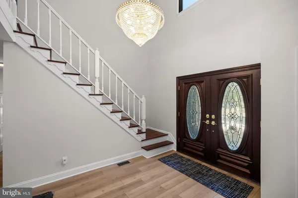 2 ACORN HILL DR