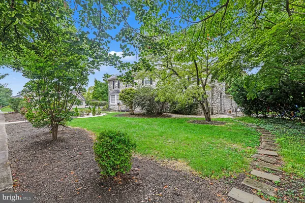 2100 BELLEVUE RD