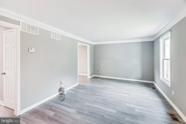 52 GREENBRIDGE DR