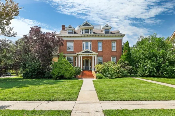 428 W BROWNING