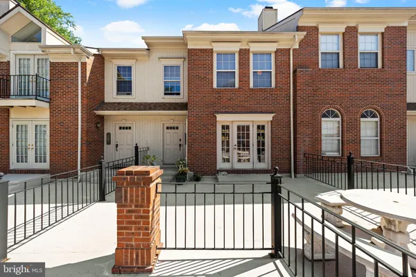 5082 MAIN ST