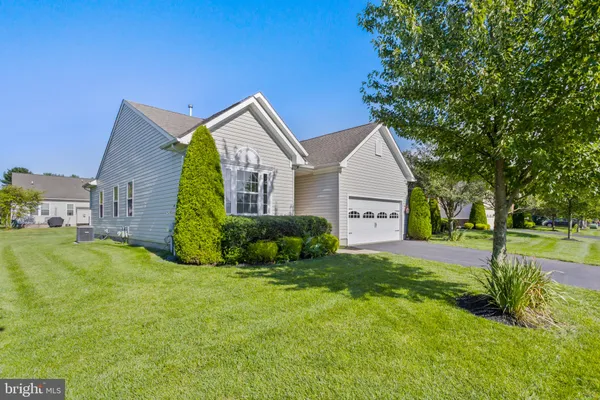 21 APPLEGATE DR