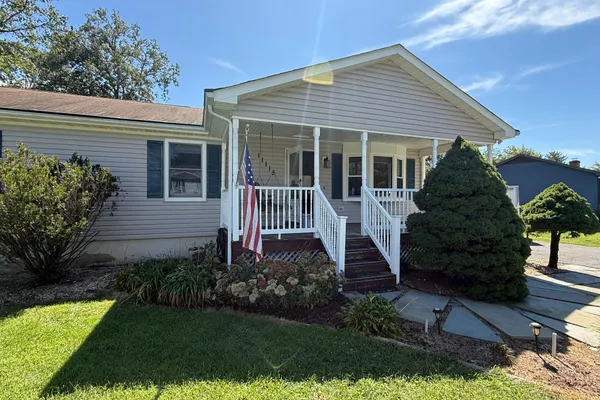 11115 CEDAR LN