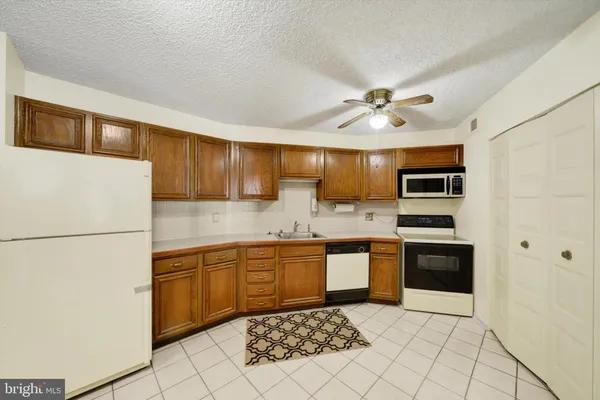 205 E JOPPA RD 1604