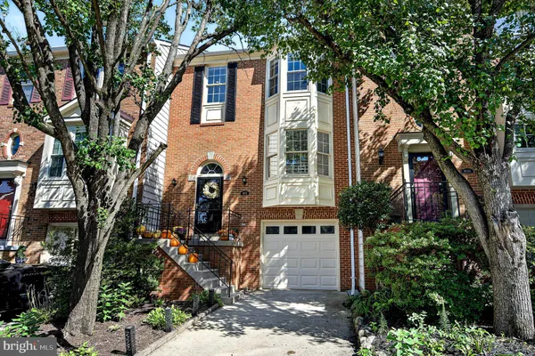 8006 TREVOR PL
