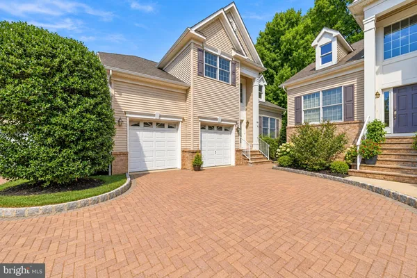 25 BRITTANY CT