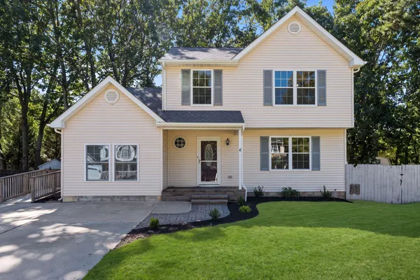 47 COUNTRY CLUB RD