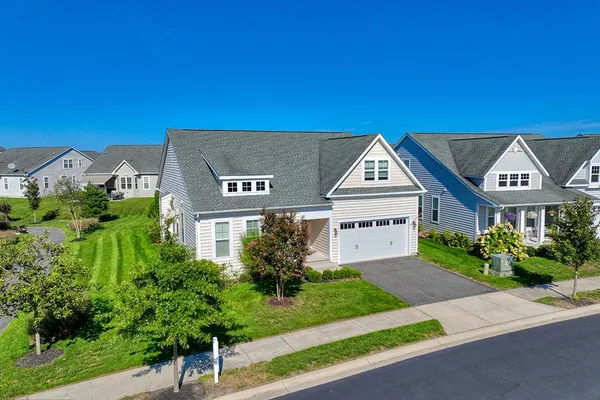 23894 PEMBROKE LN