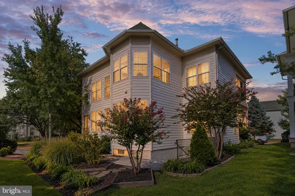 8401 TILLETT LOOP