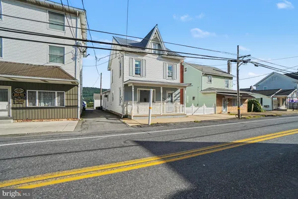 1022 W MAIN ST