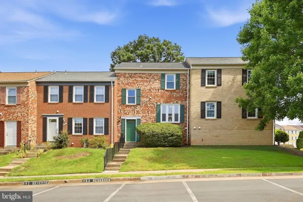 1003 SALISBURY CT
