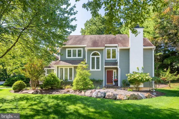 40 HORSESHOE LN