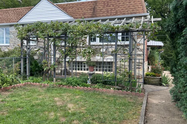 8519 BENTON AVE