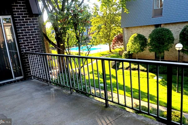 25 STONEHENGE CIR 7