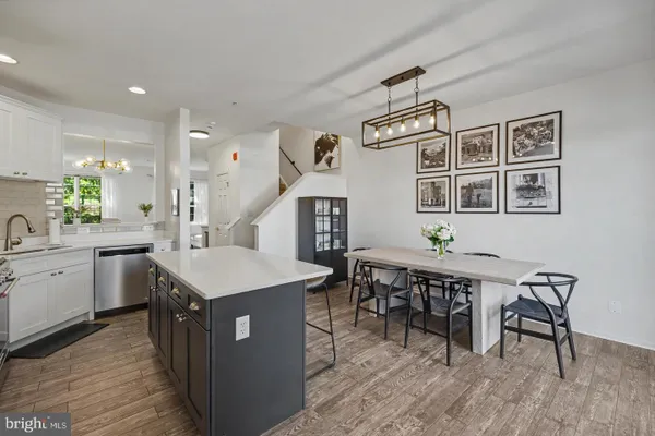 109 MARTIN LN
