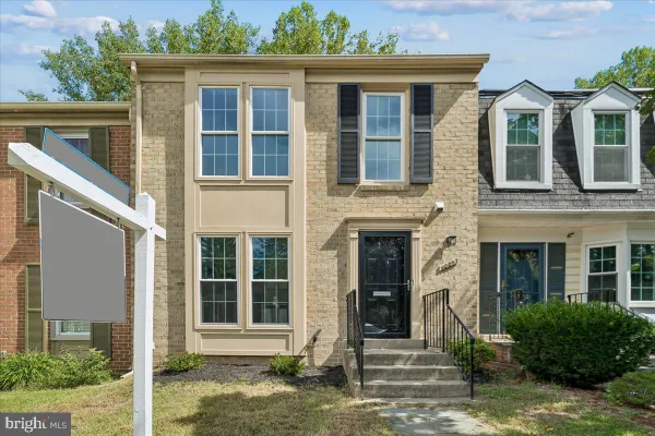 10057 MAPLE LEAF DR
