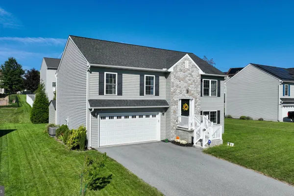 9 OLDFIELD AVE