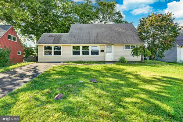 19 VICAR LN