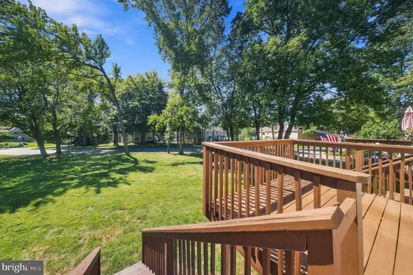 2805 CRESTLINE CT 2805