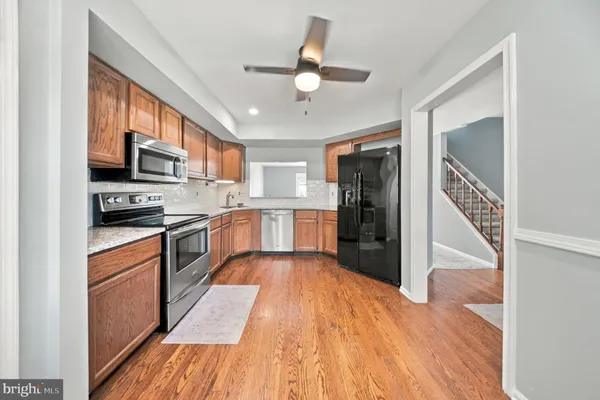 2805 CRESTLINE CT 2805