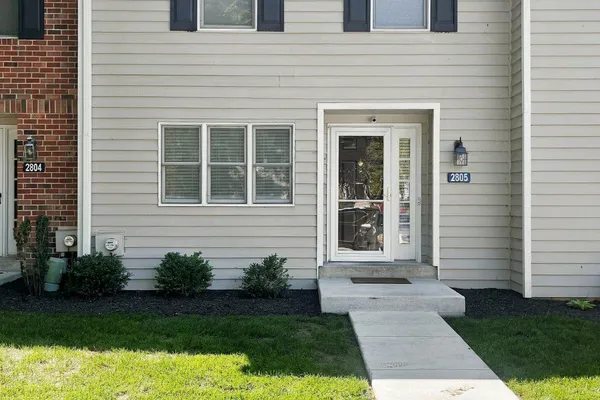 2805 CRESTLINE CT 2805
