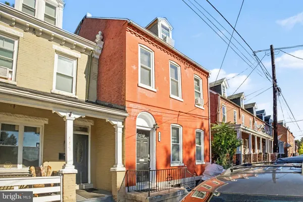 445 ST JOSEPH ST