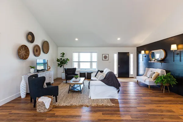 324 GREENWOOD DR 42 DOUGLAS