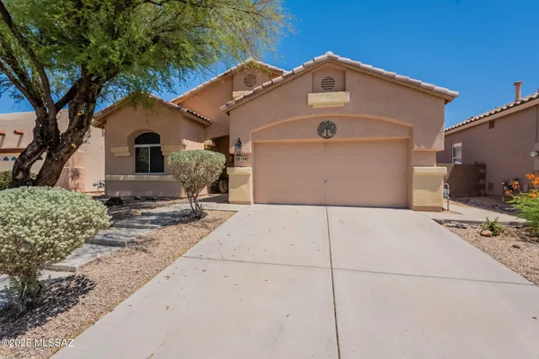 108 N DESERT STREAM DR