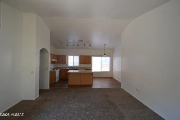 267 E CAMINO LIMON VERDE