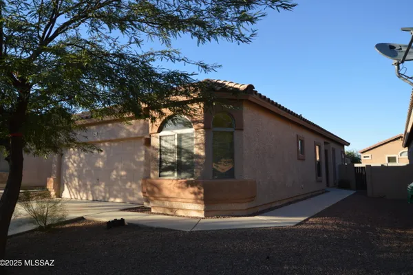 267 E CAMINO LIMON VERDE