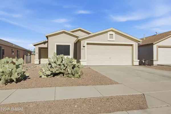8807 E MOUNTAIN SPRING DR