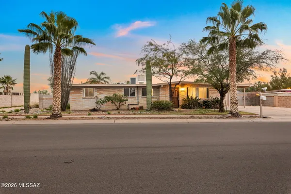 3539 W WESLEYAN DR