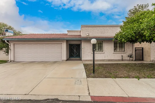 341 N JOESLER CT