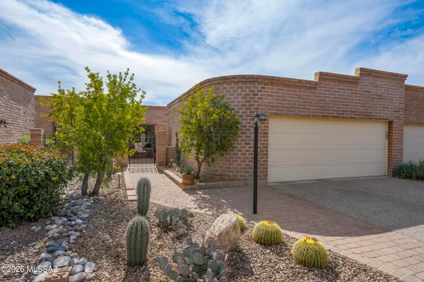 5800 E COCHISE TRL