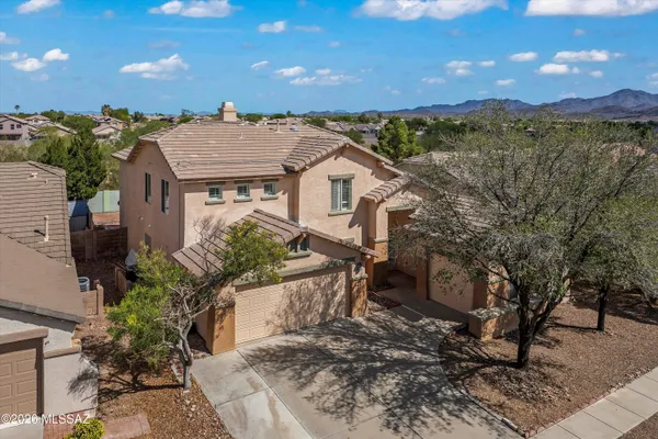 9422 N WEATHER HILL DR