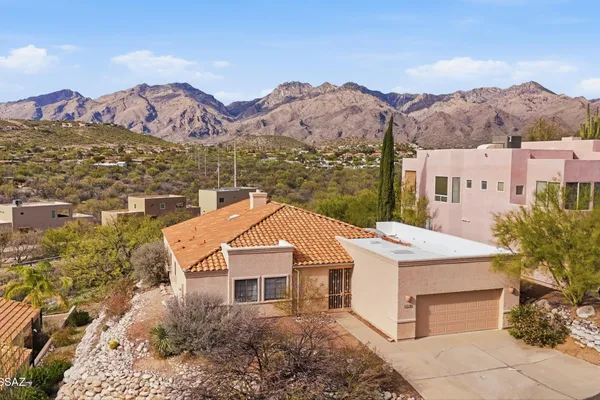 4221 N SUMMER SET DR