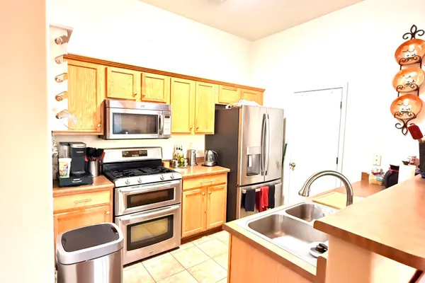 2055 E CALLE LA MALINCHE