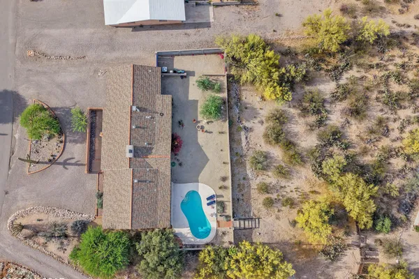 5405 N ESTELLE DR