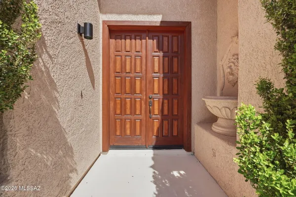 1391 E SONORAN DESERT DR