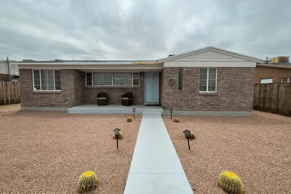 3018 E MABEL ST