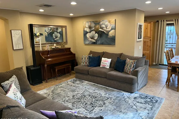 1655 W SAUVIGNON DR