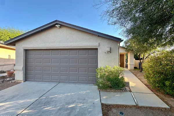1679 W SAUVIGNON DR