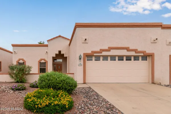 1374 W BLOOMING DESERT WAY
