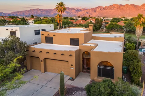 10770 N LA QUINTA DR