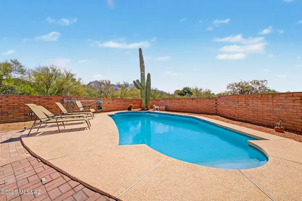 1341 W CHAPALA CT