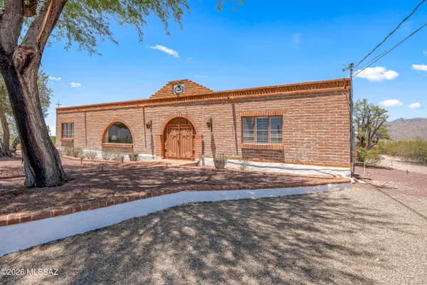 10663 E FORT LOWELL RD